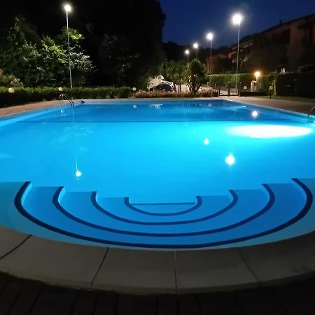 Апартаменти Casa Adela Дезенцано-дель-Гарда Екстер'єр фото